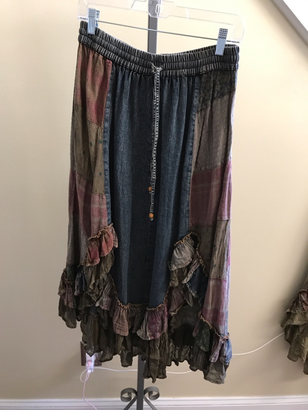 YOUNG THREADS NWT Skirt Denim Neutral Ruffle Hem Size small Large 2x colors vary - Picture 3 of 4